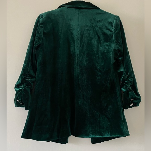 Emerald Green Velvet Blazer - Picture 2 of 4